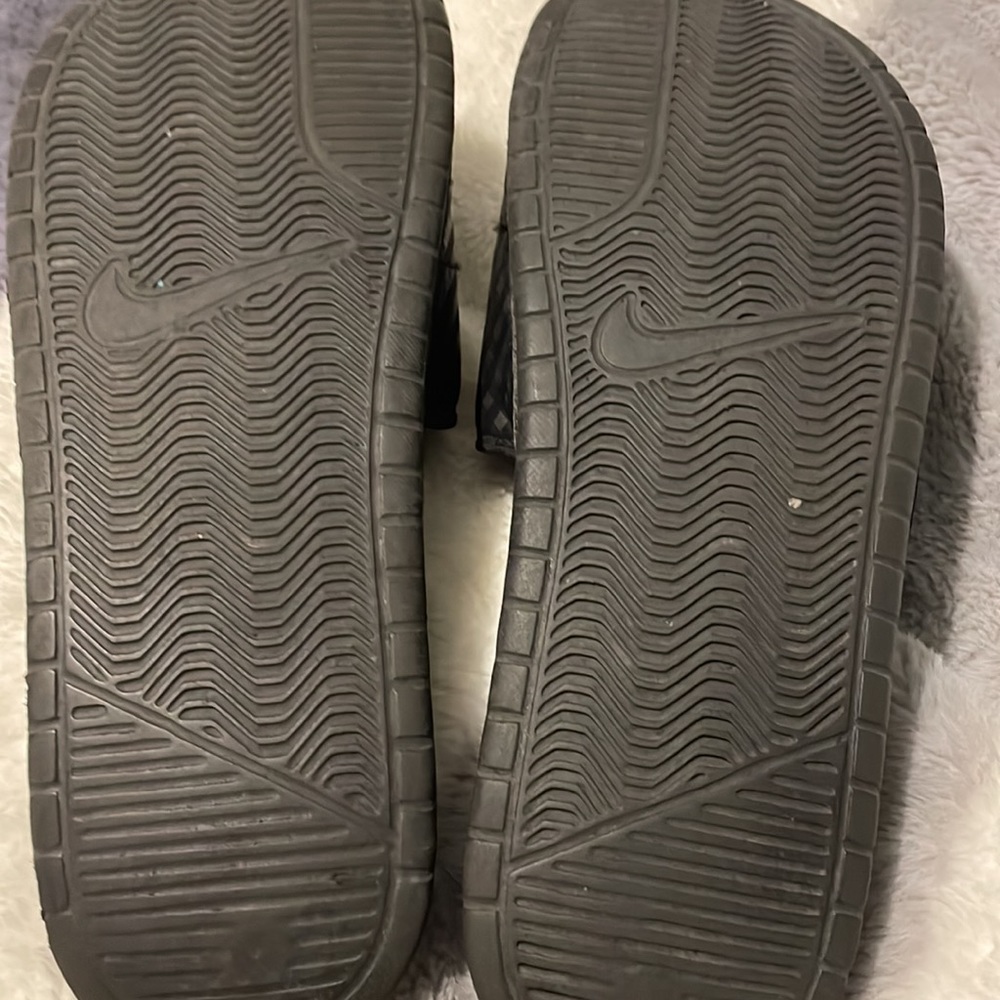 Nike slides - Picture 3 of 3